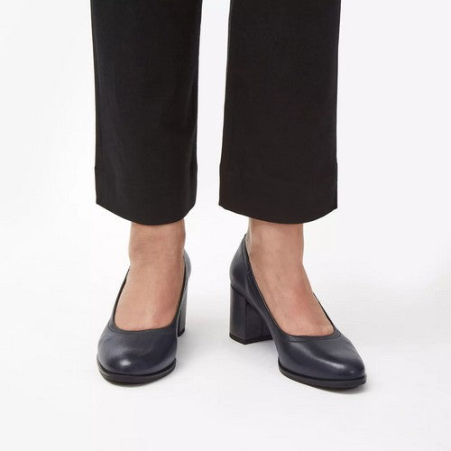 Clarks Original Freva 55 Court in Navy Leather