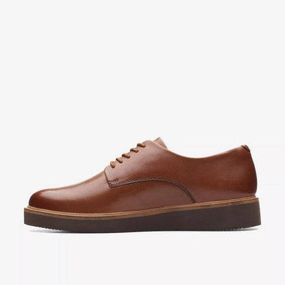 Clarks Original Glickly Derby Leather Shoe in Dark Tan