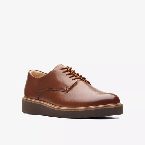 Clarks Original Glickly Derby Leather Shoe in Dark Tan