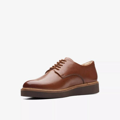 Clarks Original Glickly Derby Leather Shoe in Dark Tan