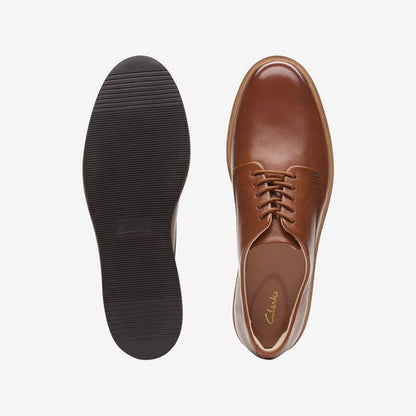 Clarks Original Glickly Derby Leather Shoe in Dark Tan