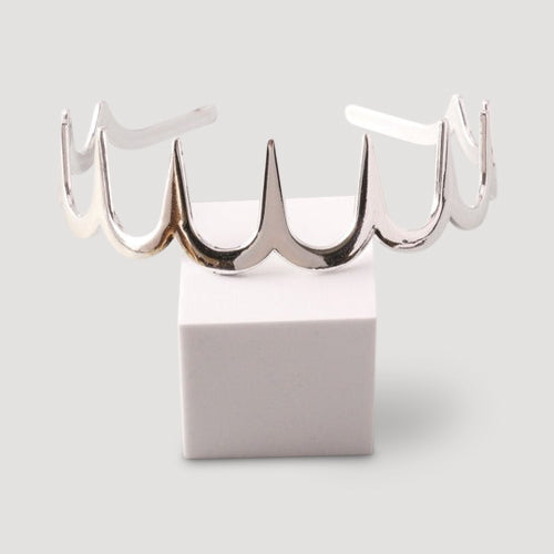 Metallic Scalloped Comb Headband in Silver