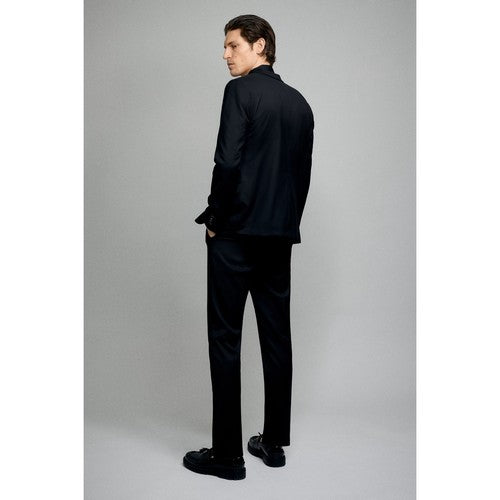 GU Slim Fit Soft 2-Button Jacket in Black