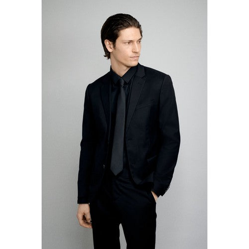GU Slim Fit Soft 2-Button Jacket in Black