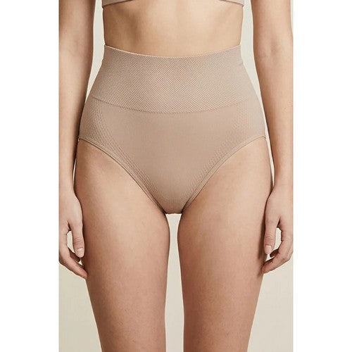 83146 Seamless Bodyshaper Panty in Nude