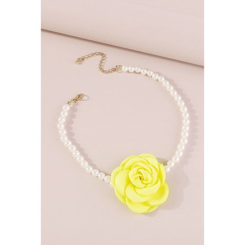 Romantic Satin Flower Pearl Choker Necklace in Yellow