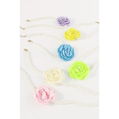 Romantic Satin Flower Pearl Choker Necklace in Yellow