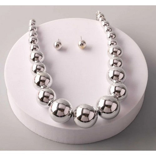 NEE5849 Graduating Chunky Ball Necklace Set in Silver