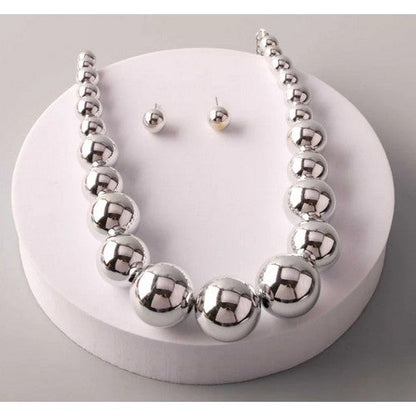 NEE5849 Graduating Chunky Ball Necklace Set in Silver