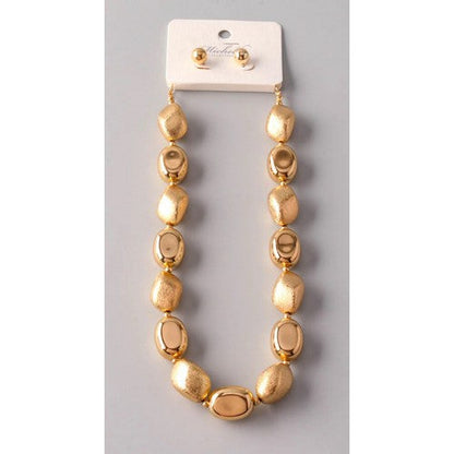Pebble Necklace Set in Gold