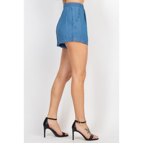 Basic Pleat Front Denim Shorts in Medium Denim