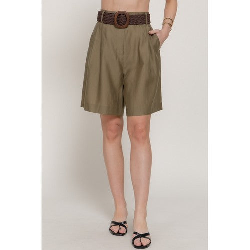 P15232 Lightweight Bermuda Shorts in Olive