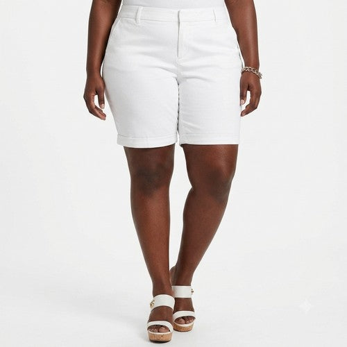 Tommy Hilfiger Plus Size 9" Chino Shorts in White