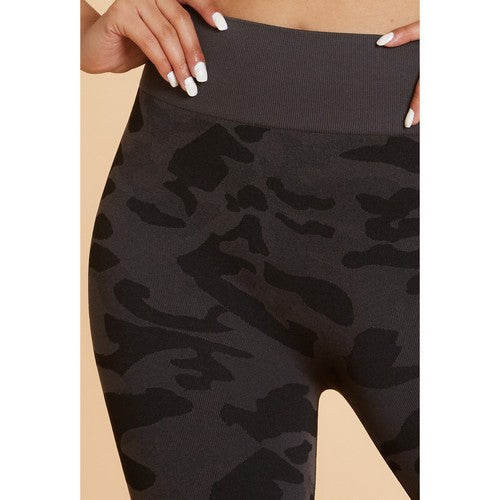 Seamless Biker Short in Charcoal Camo
