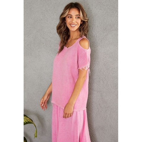 Fray Hem Linen Gauze Cold Shoulder Top in Fuchsia