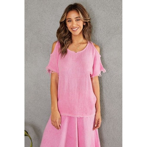701400-1 Linen Cold Shoulder Fray Top in Fuchsia