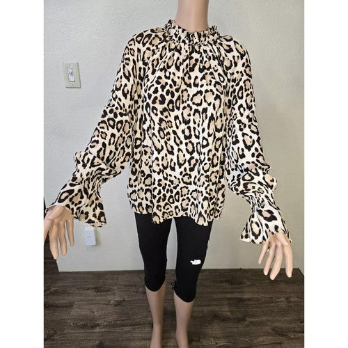 Elastic Cuff High Neck Blouse in Leopard Print