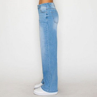 Wax Jean Basic Straight Leg Jean in Light Denim