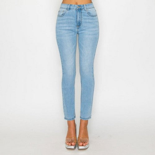 90416 Basic Slim Straight Jean in Light Denim