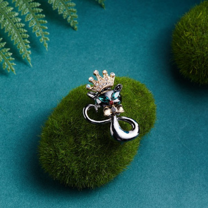 Crown Kitty Pin Brooch Grey